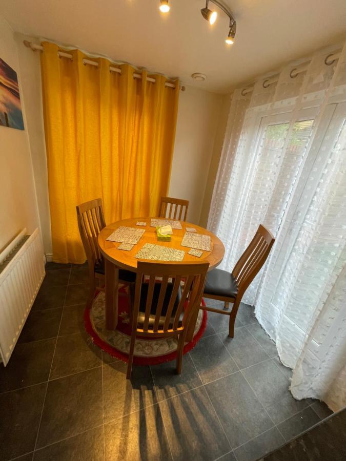 Holiday Home In Cardiff. Sleeps 6 Екстер'єр фото